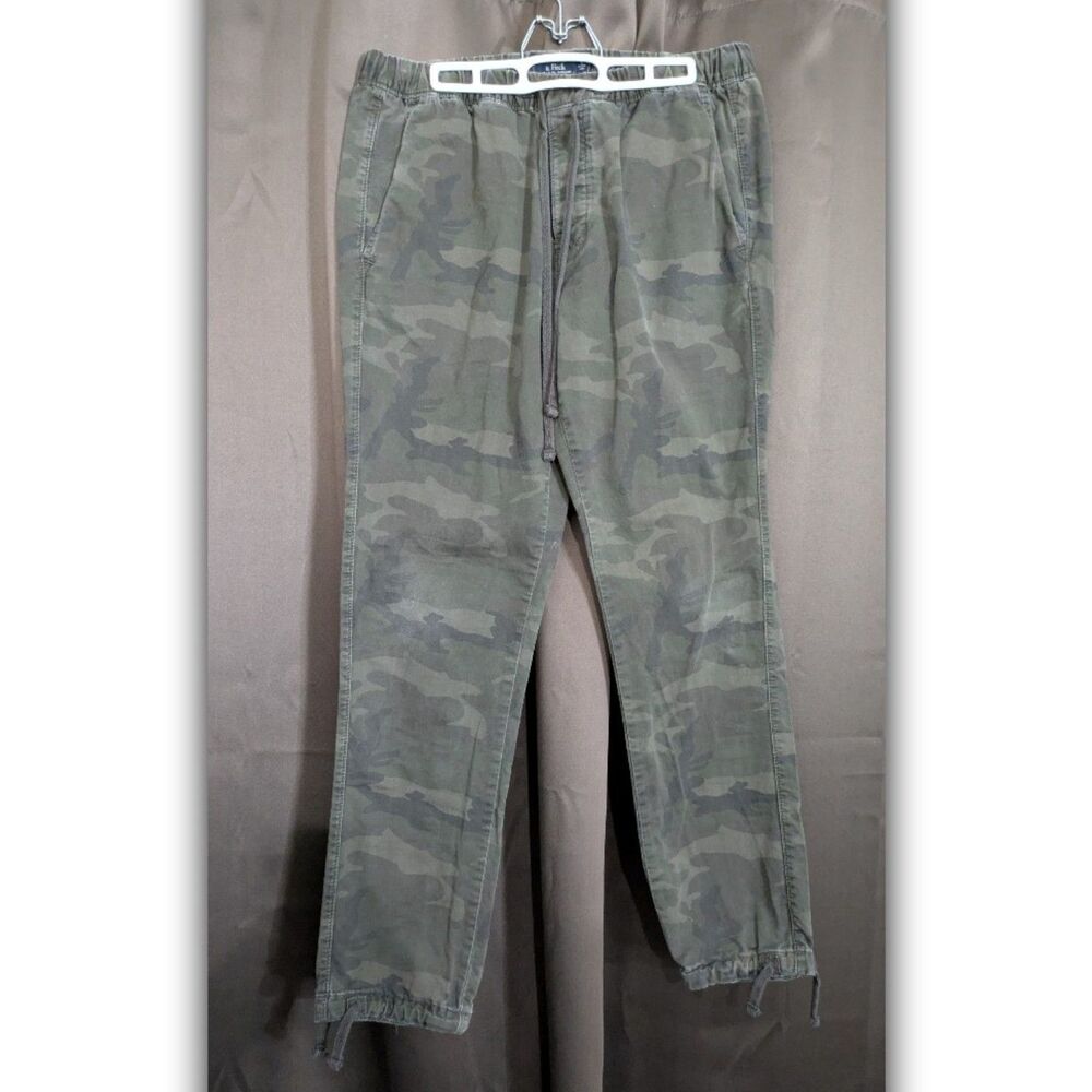 Abercrombie & Fitch Men's Pants L Green Camo Drawstring Gorpcore Military